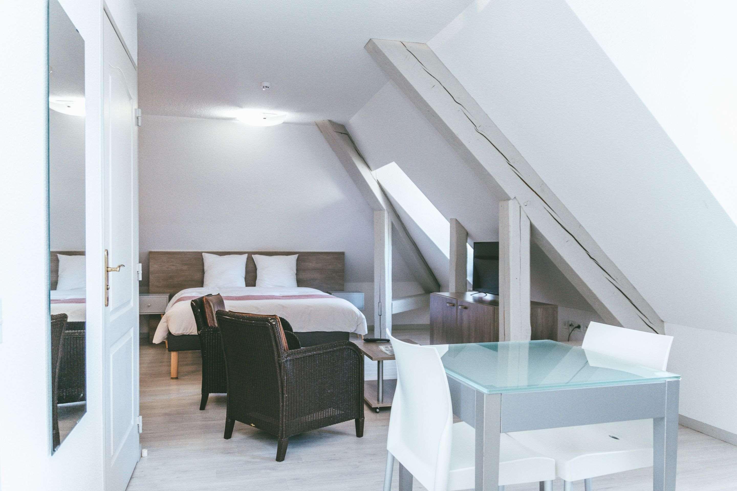 Terres De France - Appart'Hotel Le Splendid Allevard Bagian luar foto
