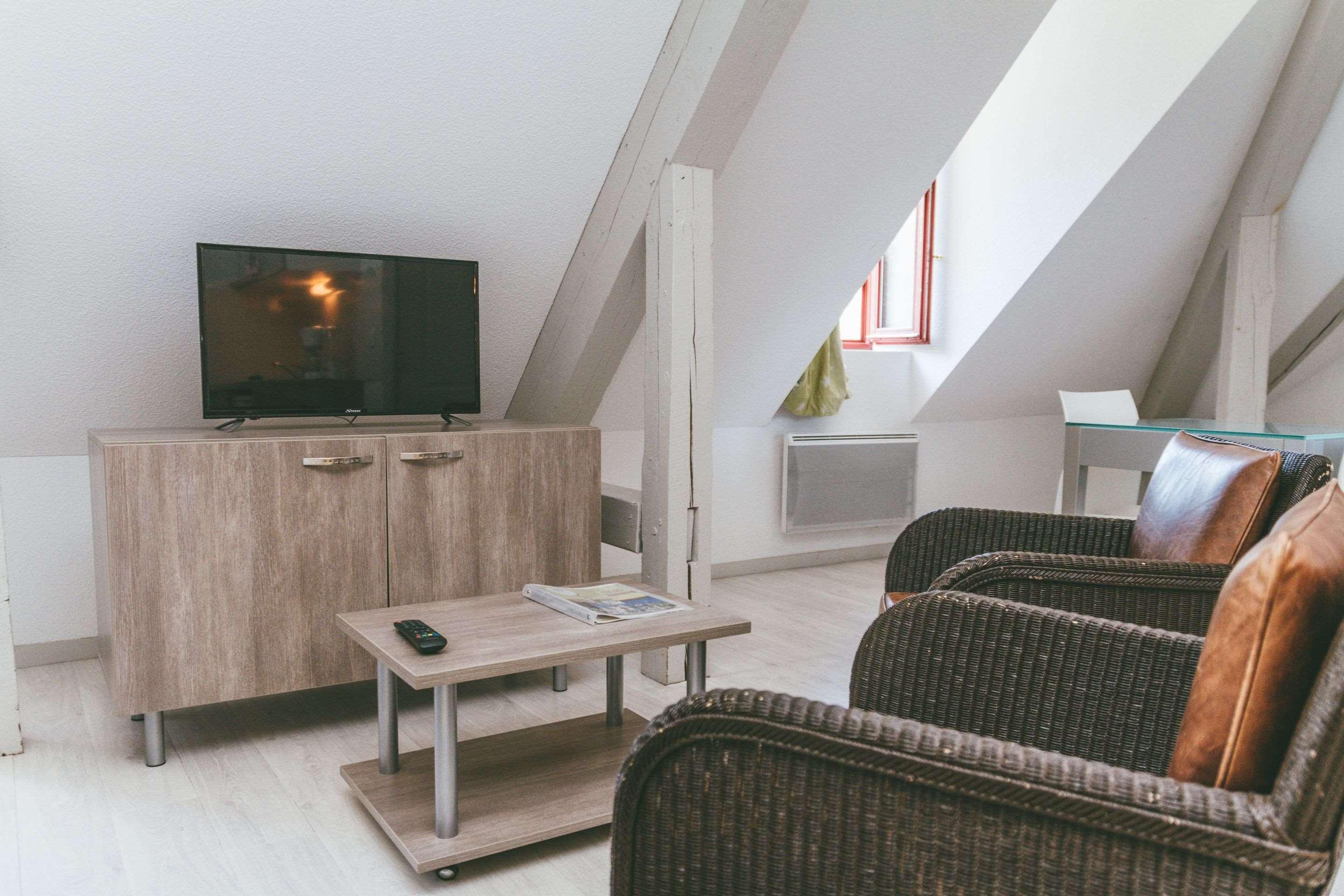 Terres De France - Appart'Hotel Le Splendid Allevard Bagian luar foto