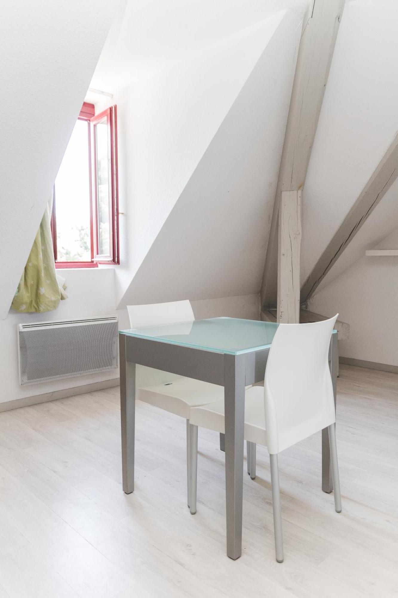 Terres De France - Appart'Hotel Le Splendid Allevard Bagian luar foto