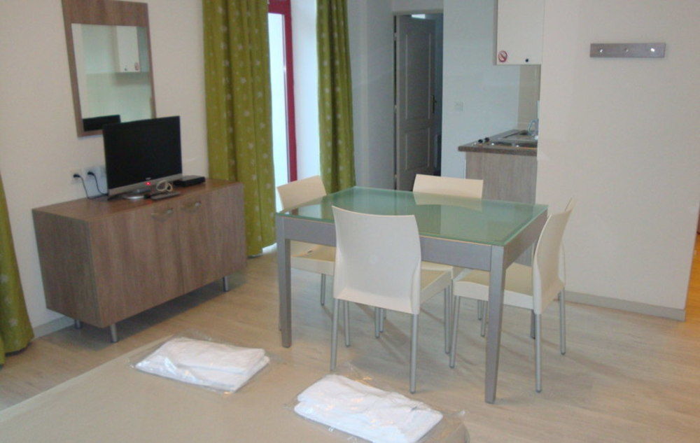 Terres De France - Appart'Hotel Le Splendid Allevard Bagian luar foto