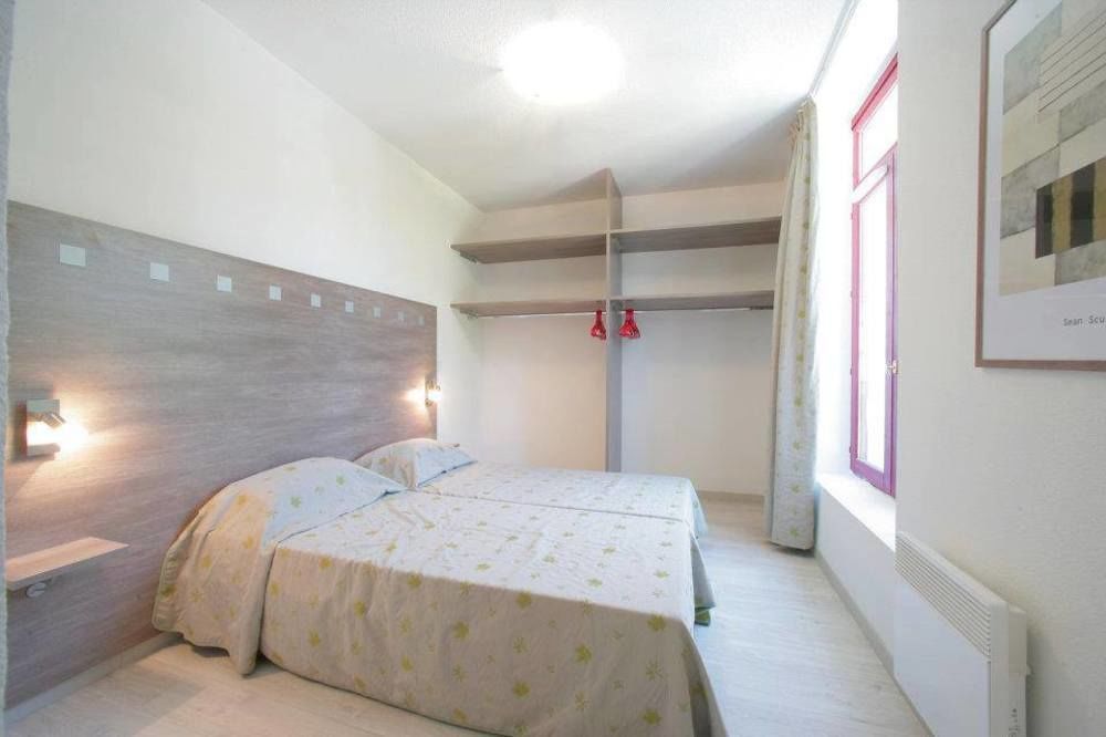 Terres De France - Appart'Hotel Le Splendid Allevard Bagian luar foto